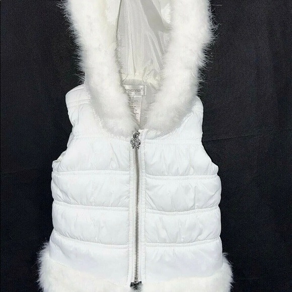 Savannah Girls 2T White Hooded  Vest Front zipper Faux fur trim V.good c… - Picture 1 of 7
